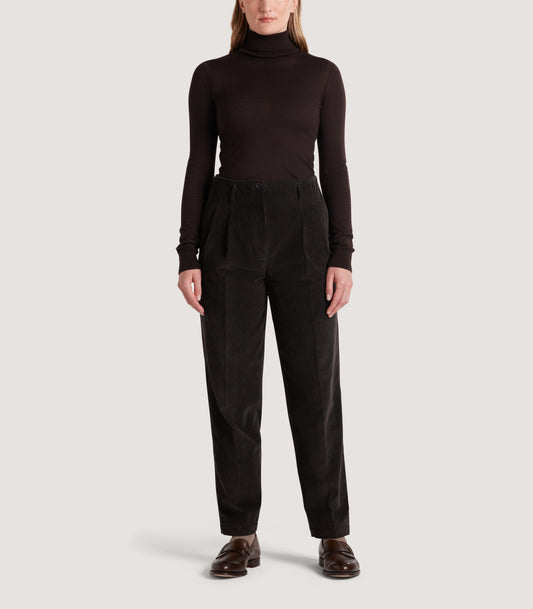 Women's Extra Fine Worsted Cashmere Turtleneck In Chocolate