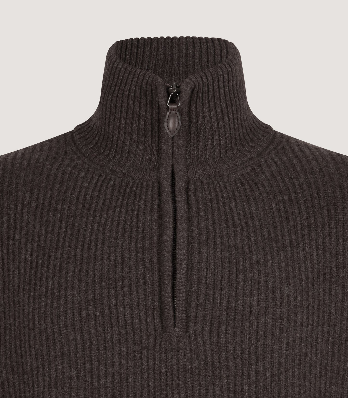 Men's Clifford Wool Cashmere Ribbed Quarter Zip Sweater in Peppercorn