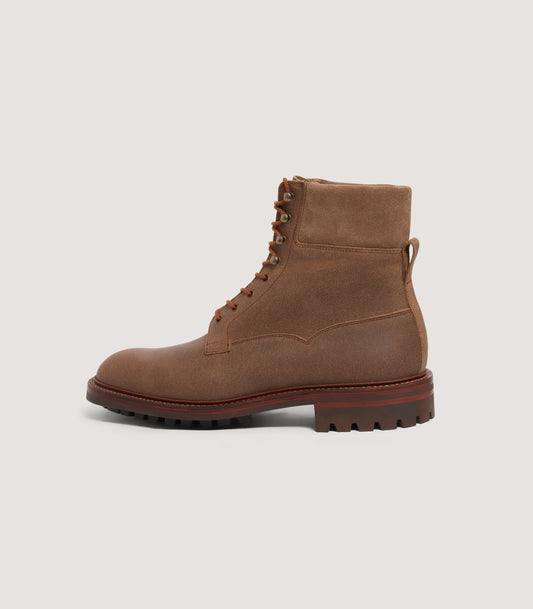 Men's Rough Out Nubuck Collared Boot With Commando Sole In Natural