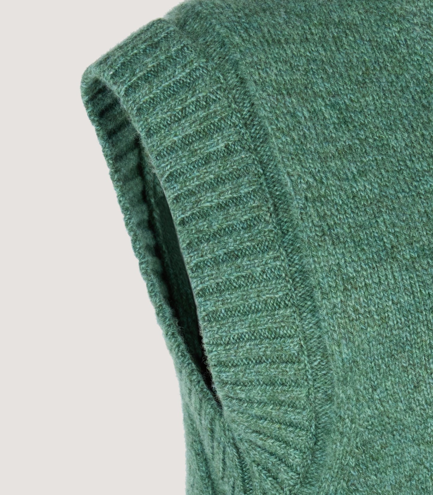 Women's Islay British Outdoor Vest in Moss