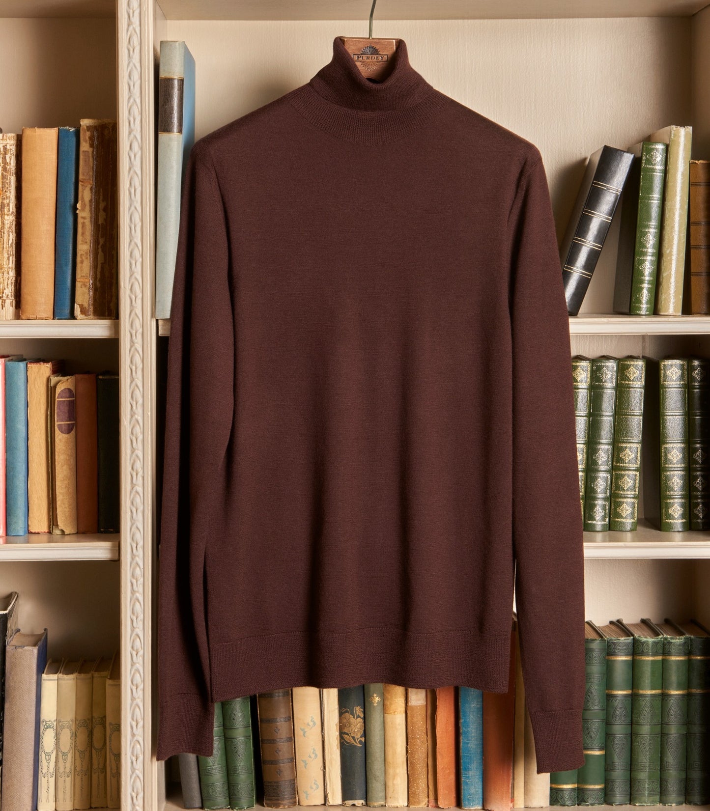 Men's Extra Fine Worsted Cashmere Seamless Turtleneck In Dark Umber