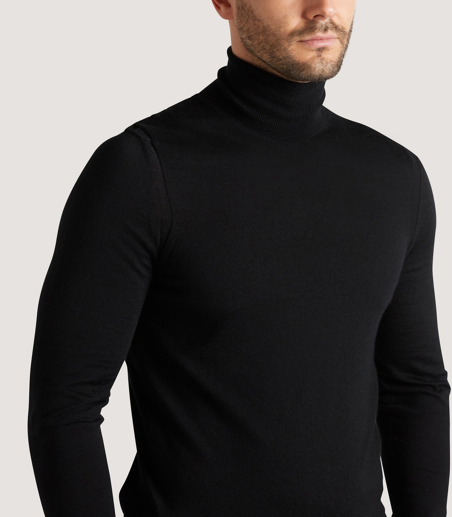 Men's Extra Fine Worsted Cashmere Seamless Turtleneck In Black