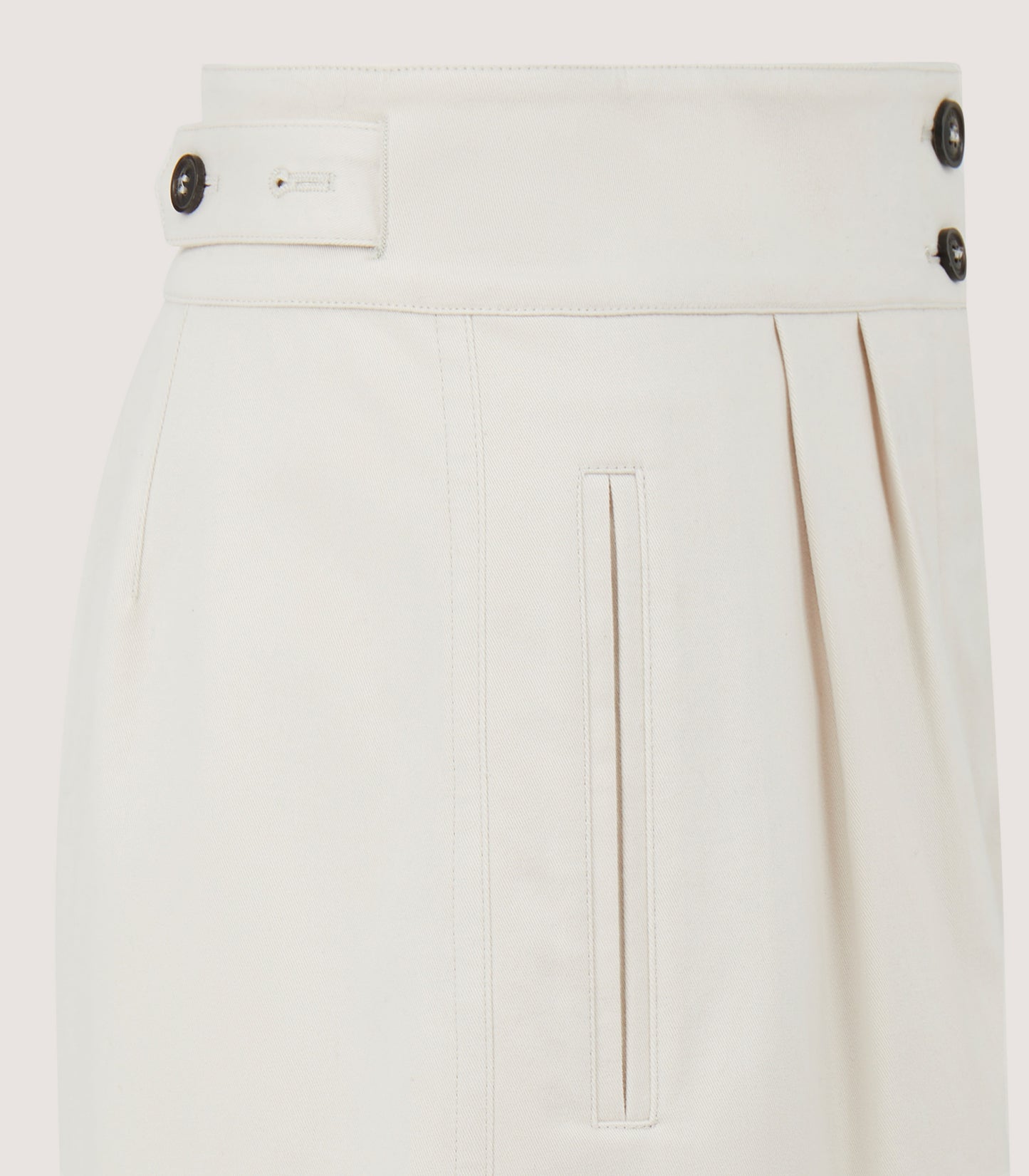 Double Pleat Shorts In Ivory