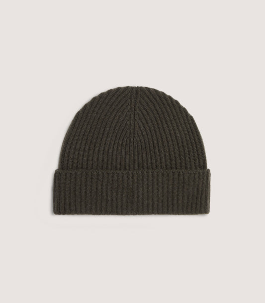 Ribbed Cashmere Beanie in Loden