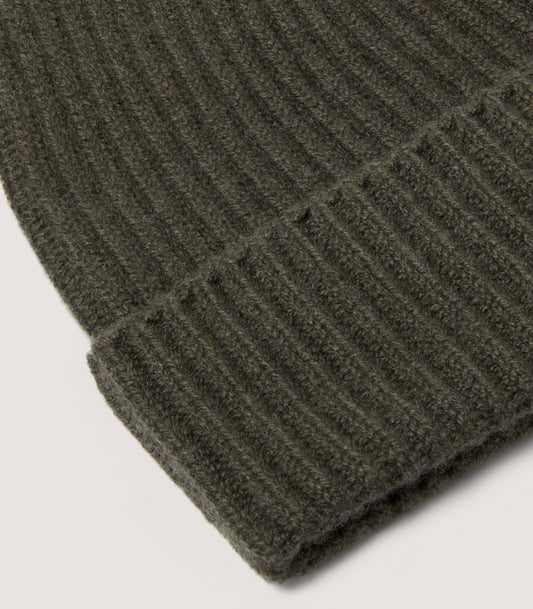 Unisex Ribbed Cashmere Beanie in Loden