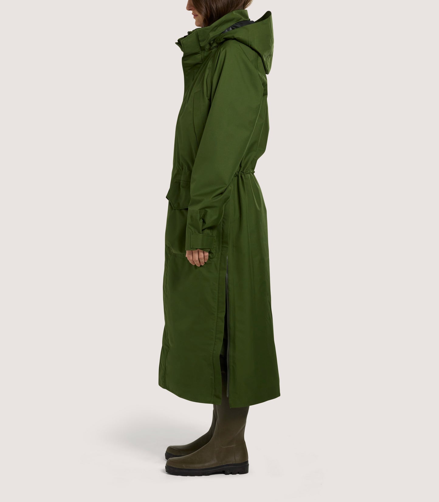 Unisex Technical Vatersay Sporting Cape In Rifle Green