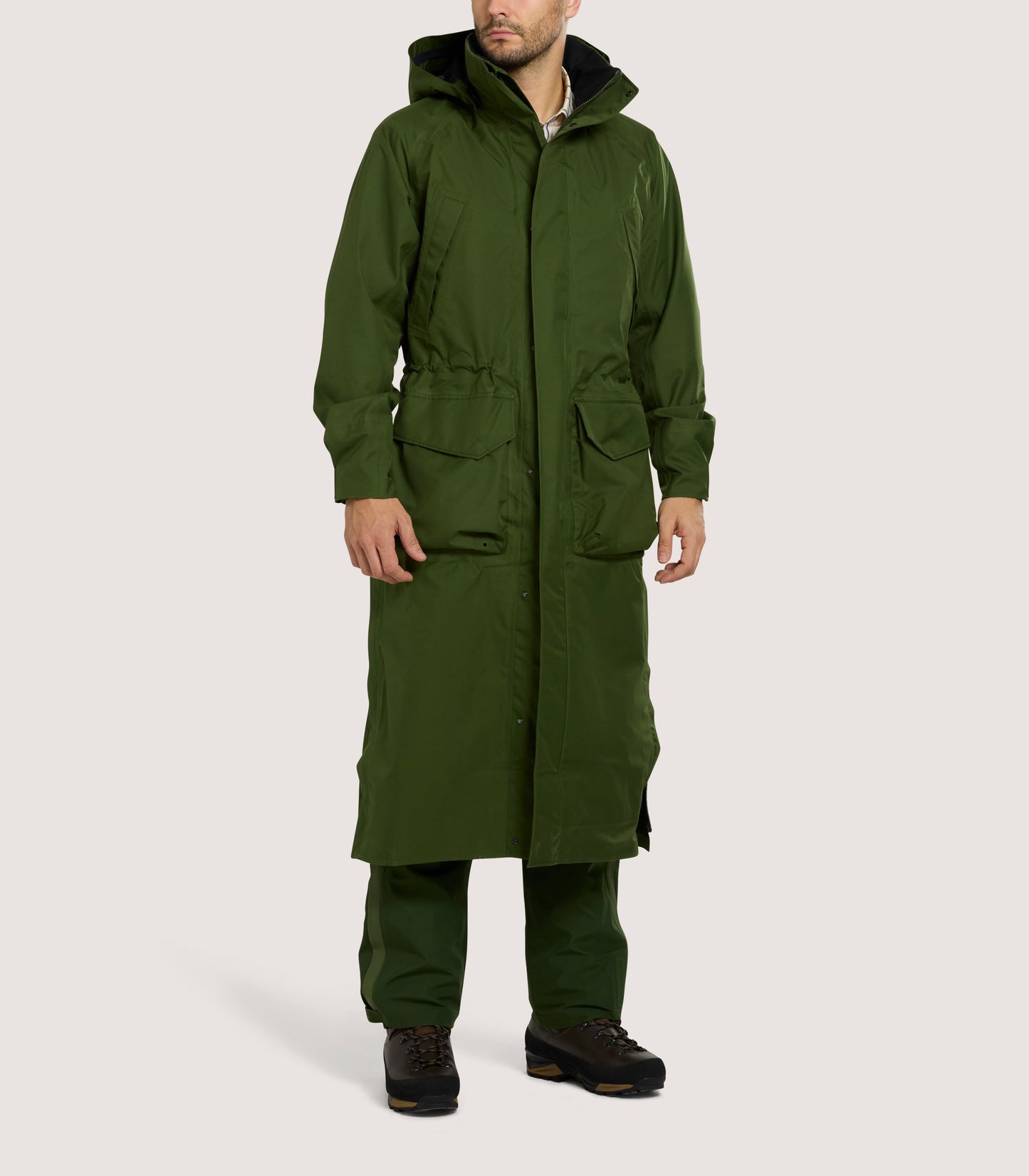 Unisex Technical Vatersay Sporting Cape In Rifle Green