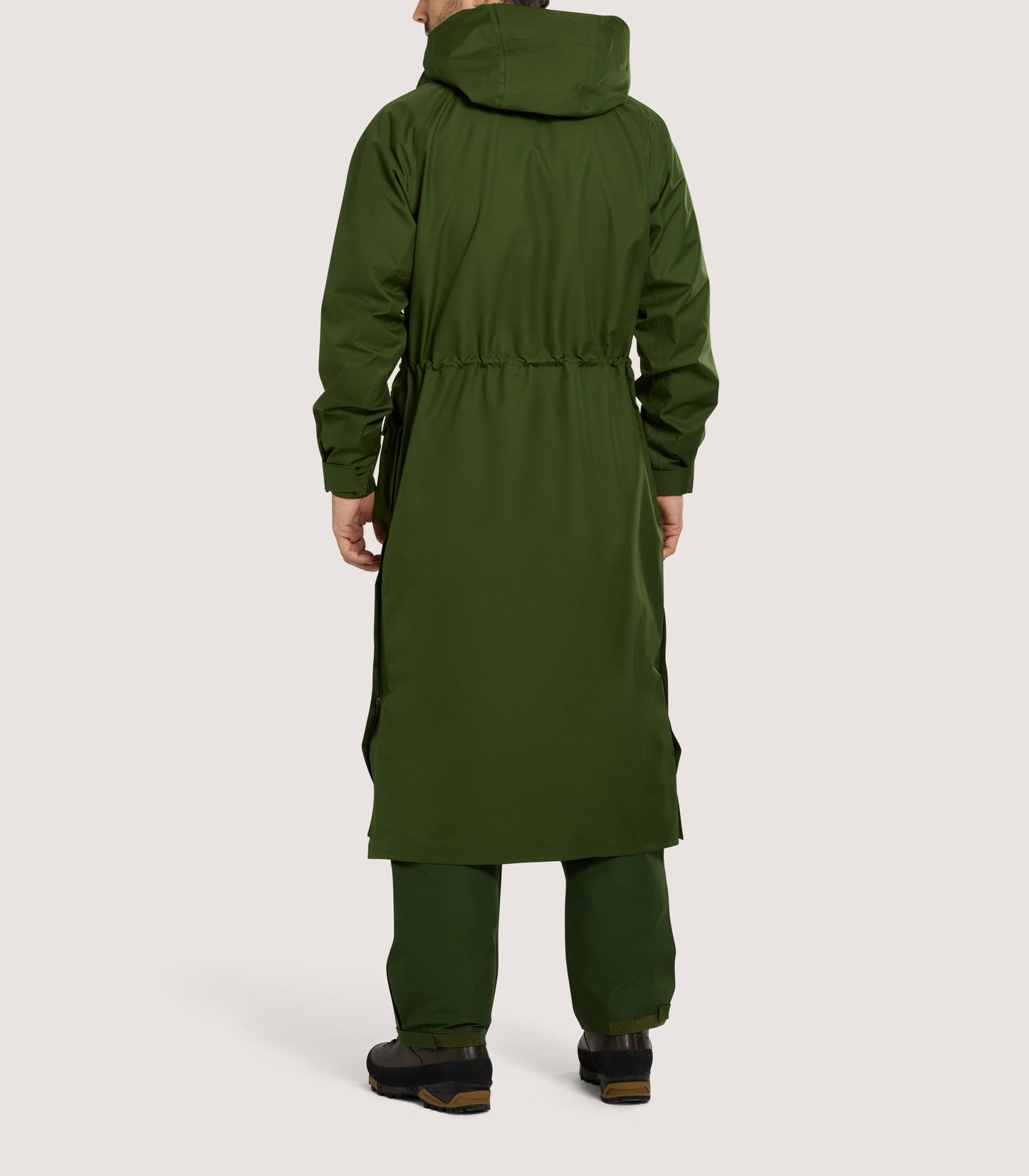 Unisex Technical Vatersay Sporting Cape In Rifle Green