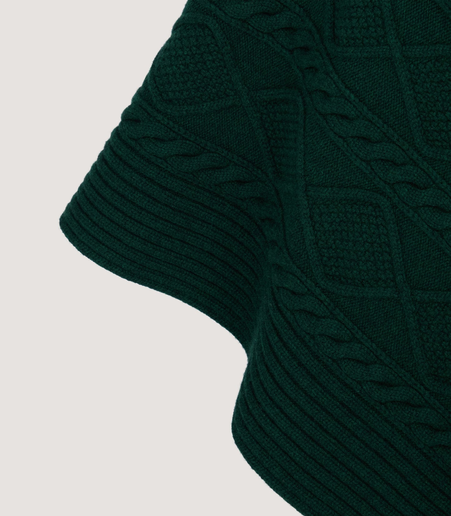 Women's Lammer Muir Knitted Aran Cape In Emerald