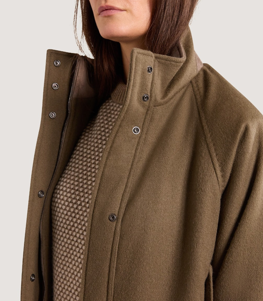 Women's Cashmere Mix Raglan Field Coat in Otter