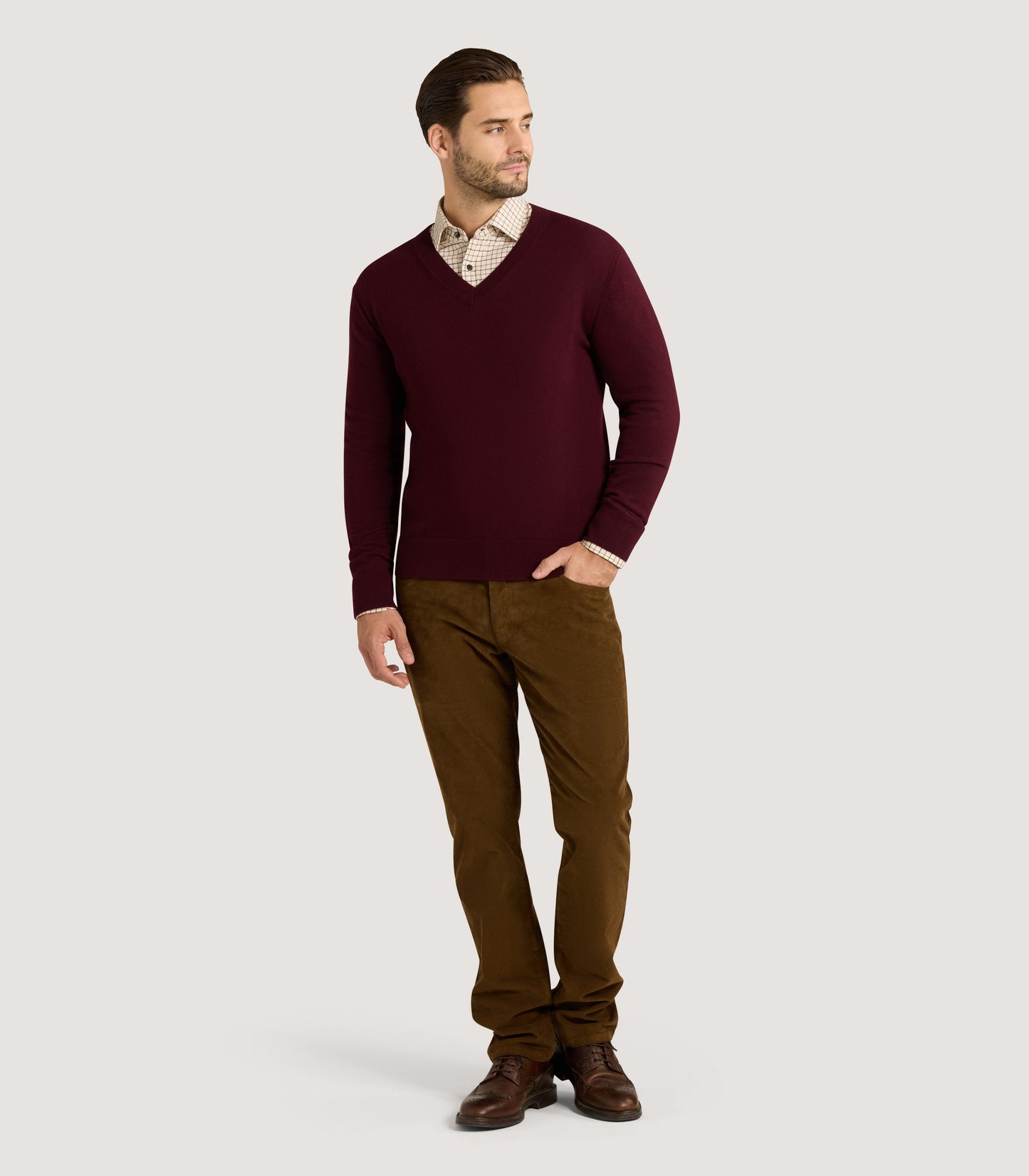 Men's Ensay British Outdoor V-Neck Jumper in Audley Red