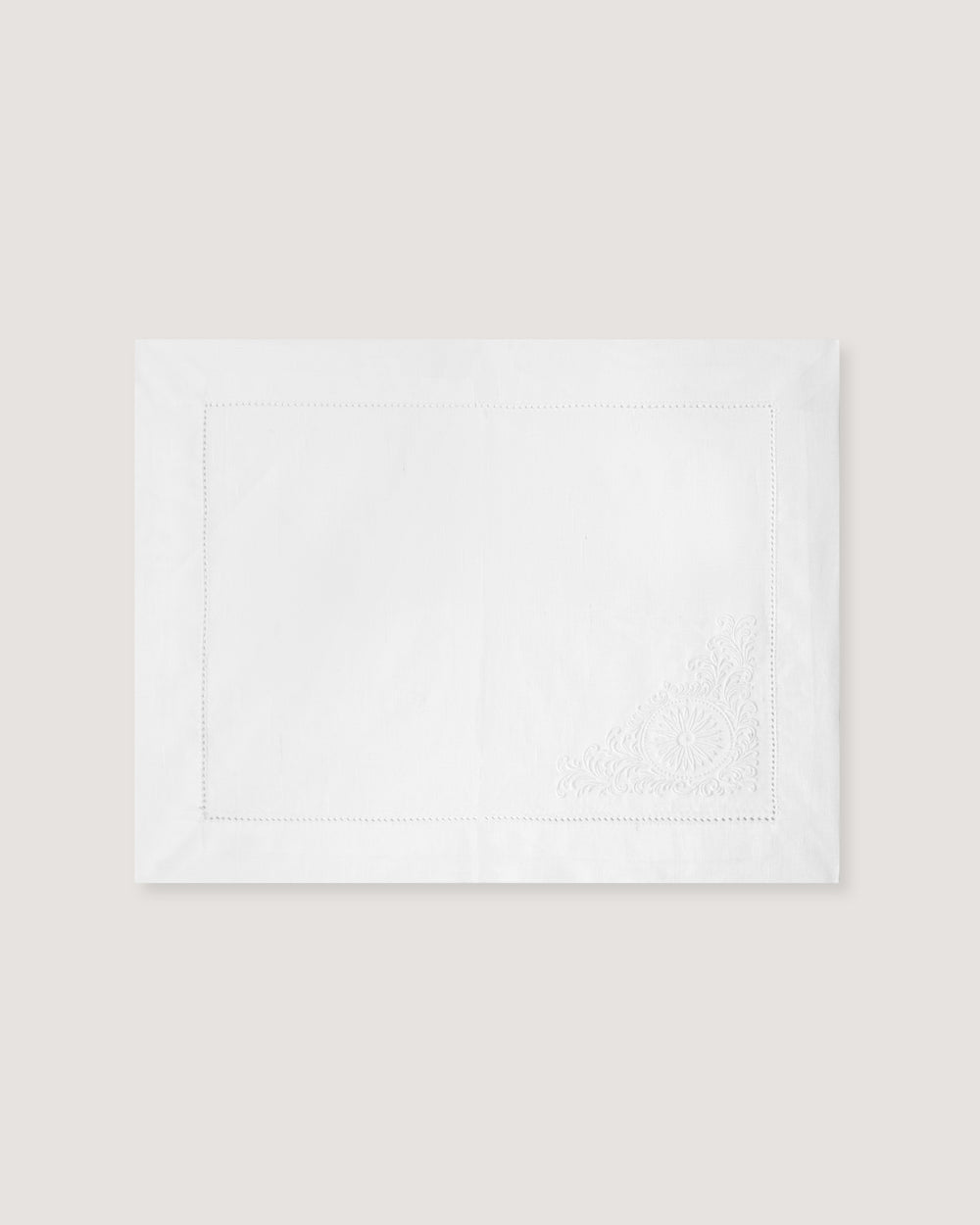 Rose and Scroll Place Mat in White